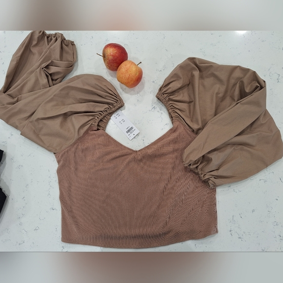 Abercrombie & Fitch Tops - A&F Puff sleeves  top
